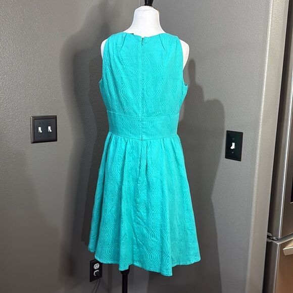 Taylor Women's Sleeveless Swirl Pattern Textured Dress in Aqua - Picture 6 of 11